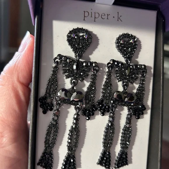 Sparkly glass stone skeleton earrings, set of 2 - Picture 5 of 5